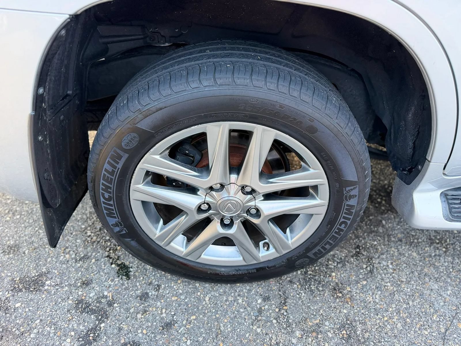Used 2013 Lexus LX 570 4WD w/ Luxury Pkg image 14