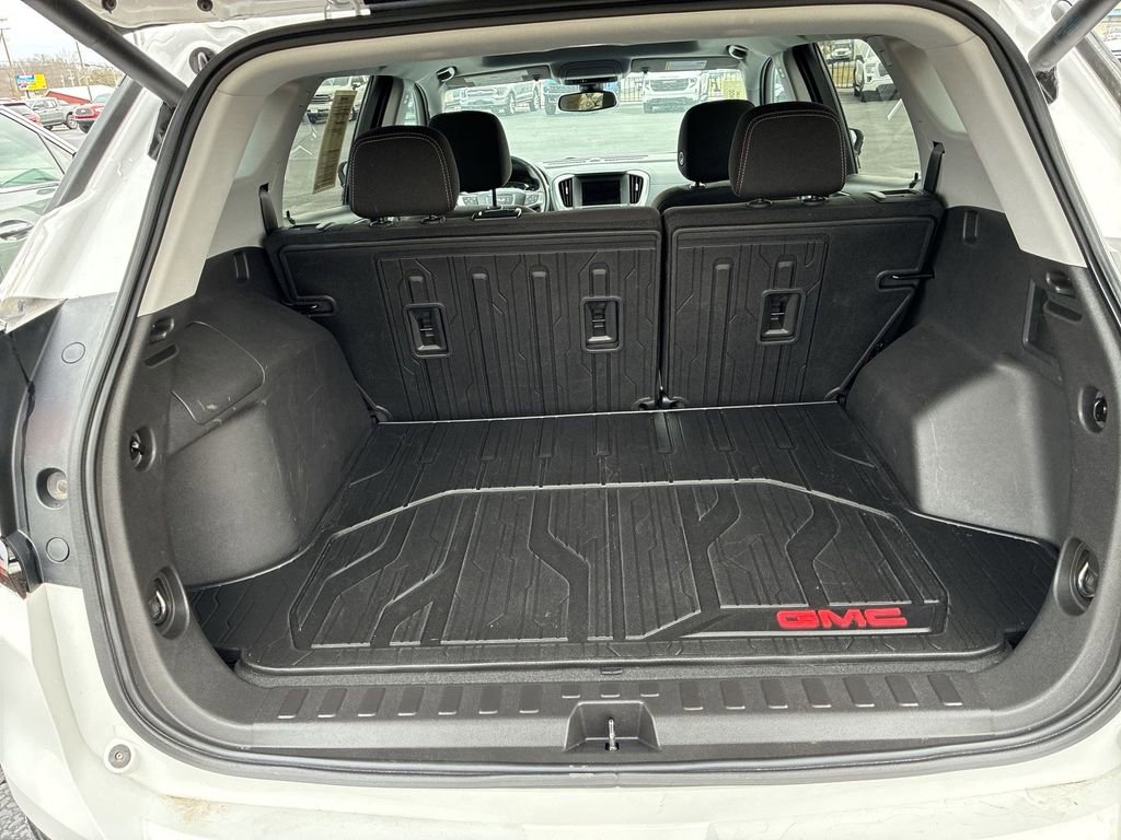 Used 2024 GMC Terrain SLE w/ Driver Convenience Package image 21