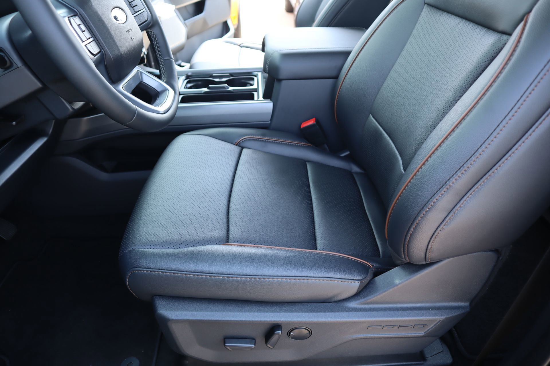 New 2026 Ford F250 Lariat w/ FX4 Off-Road Package image 11