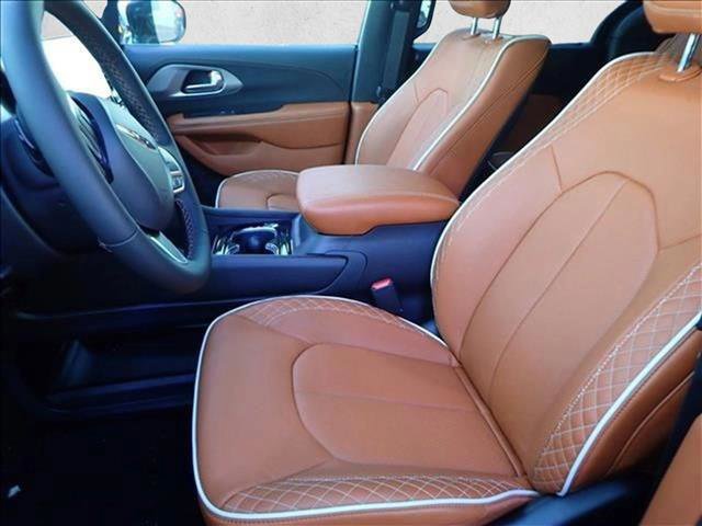 New 2026 Chrysler Pacifica Pinnacle FWD image 14