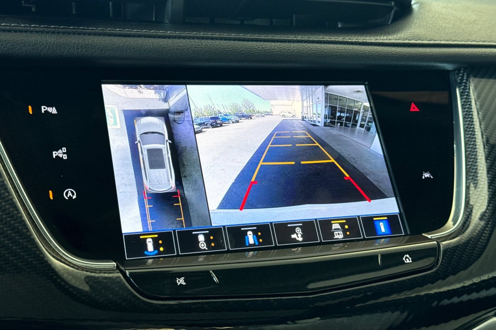 Used 2023 Cadillac XT6 Sport w/ Technology Package AWD/4WD image 25