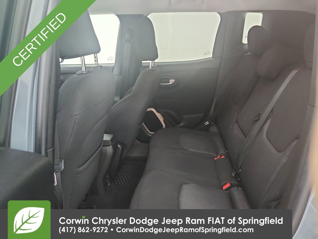 Certified 2017 Jeep Renegade Latitude w/ Safety & Security Group AWD/4WD image 28