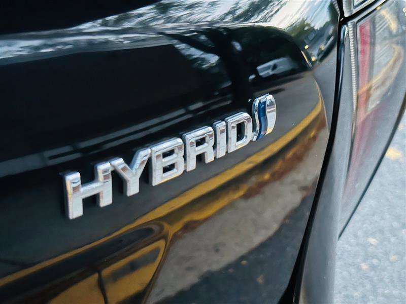 Used 2018 Toyota Prius Two image 14