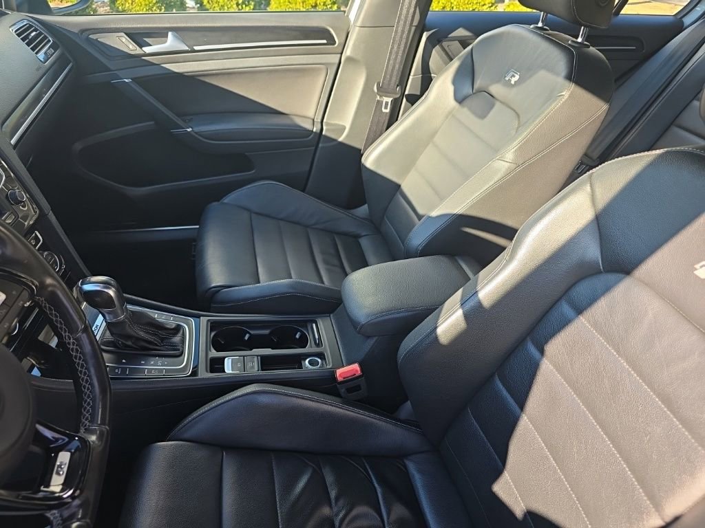 Used 2017 Volkswagen Golf R 4-Door image 22