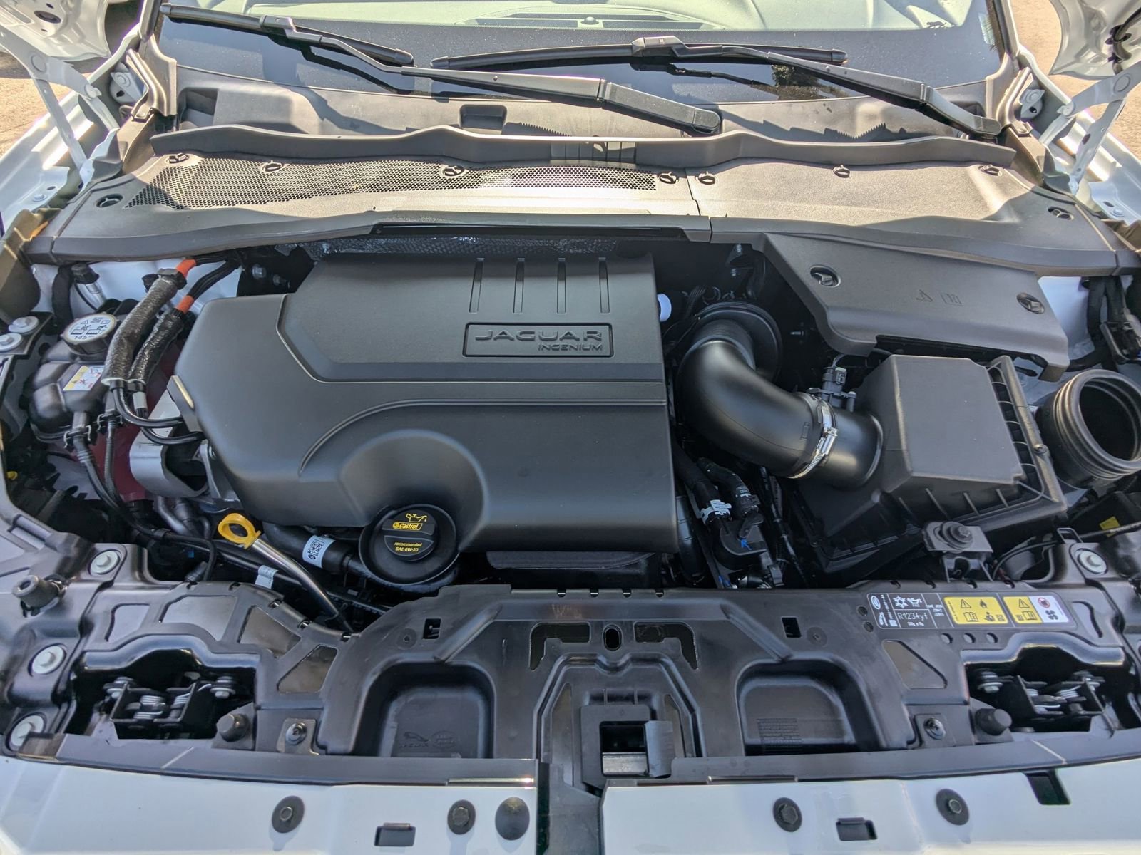 Used 2024 Jaguar E-PACE R-Dynamic SE image 24