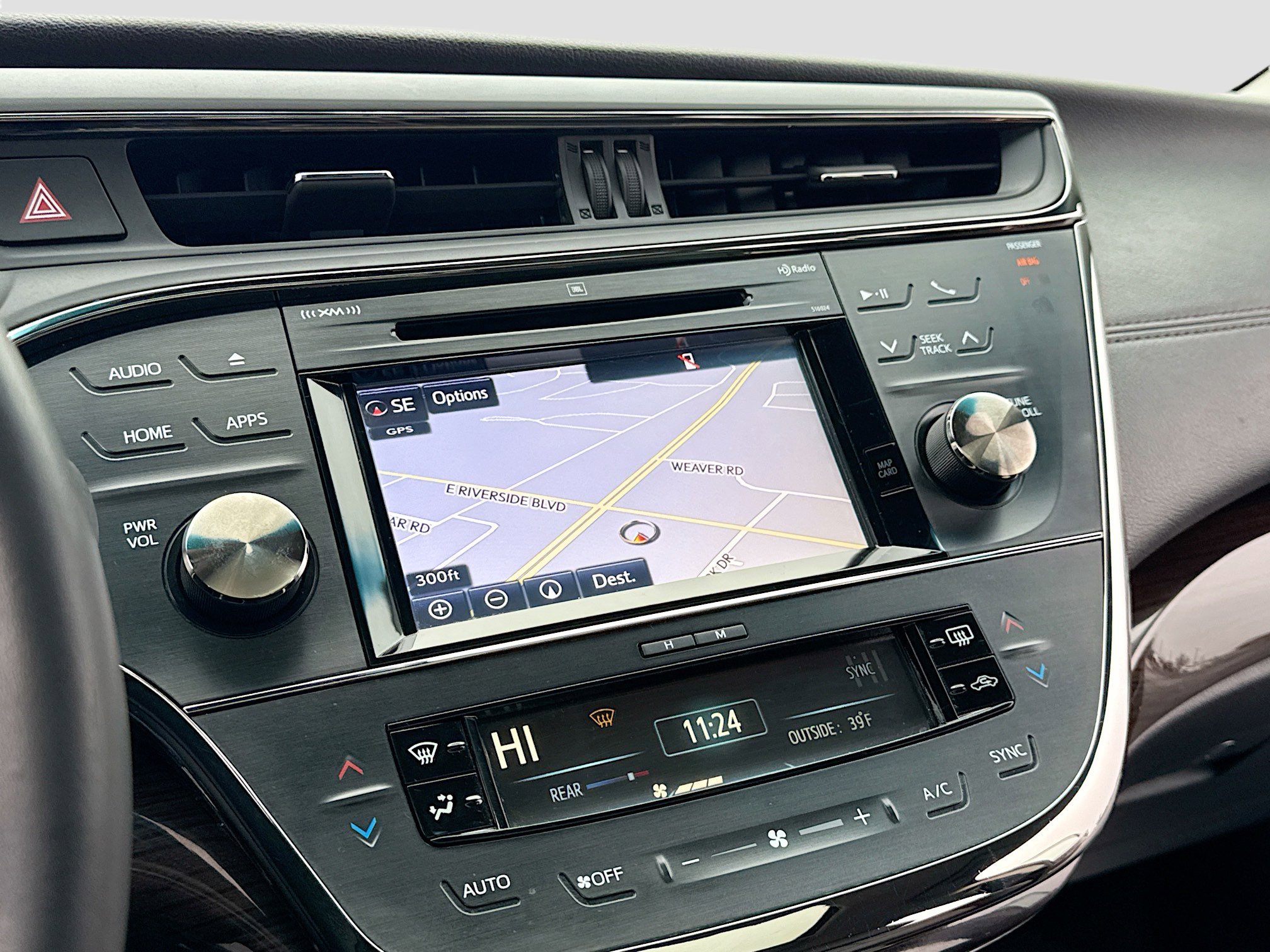 Used 2015 Toyota Avalon Limited image 9