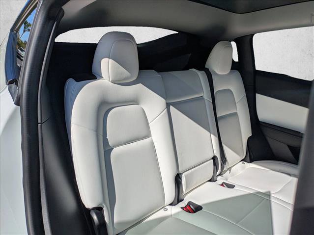 Used 2020 Tesla Model Y Long Range image 15