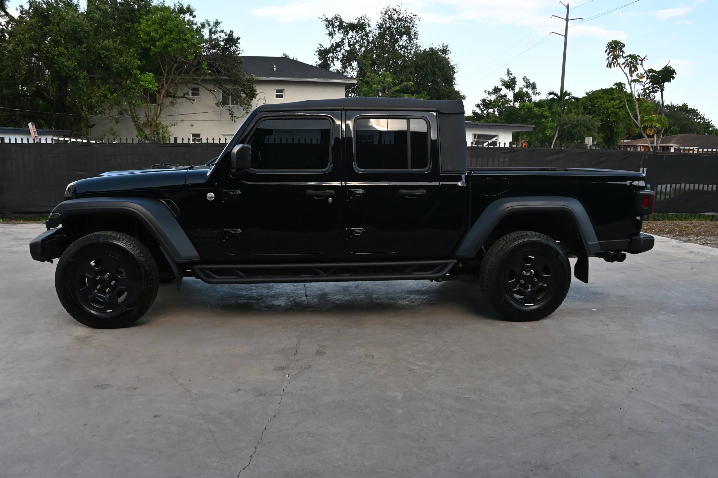 Used 2021 Jeep Gladiator Sport AWD/4WD image 7