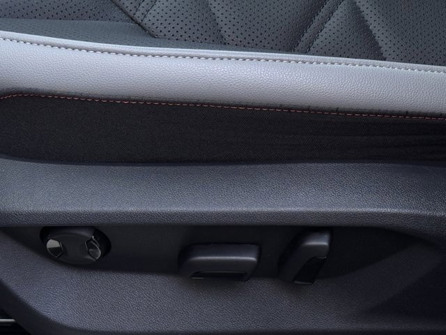 Used 2024 Volkswagen Atlas Peak Edition SE image 39