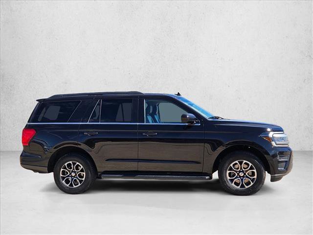 Used 2024 Ford Expedition XLT AWD/4WD image 4