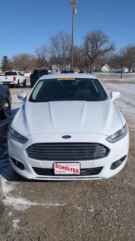 Used 2016 Ford Fusion SE w/ Equipment Group 202A AWD/4WD image 3