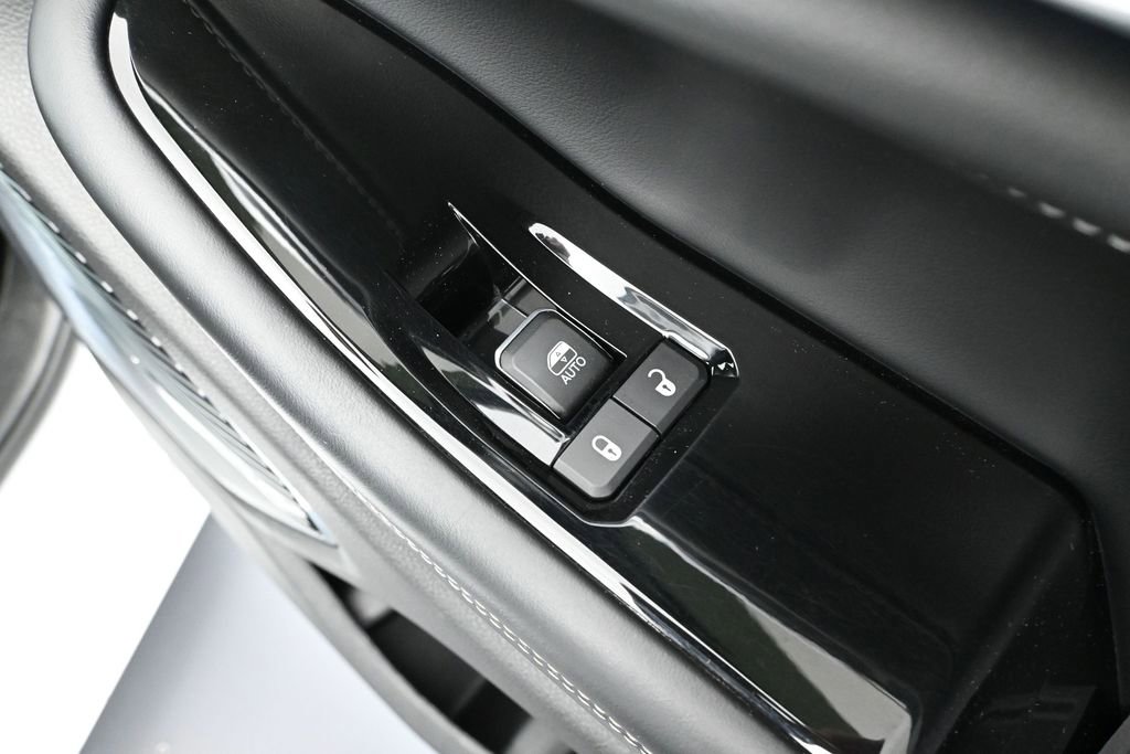 Used 2021 Jeep Grand Cherokee L Overland w/ Advanced Protech Group III image 57