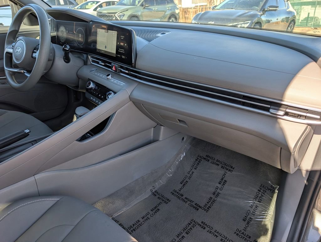 Used 2024 Hyundai Elantra SEL image 20