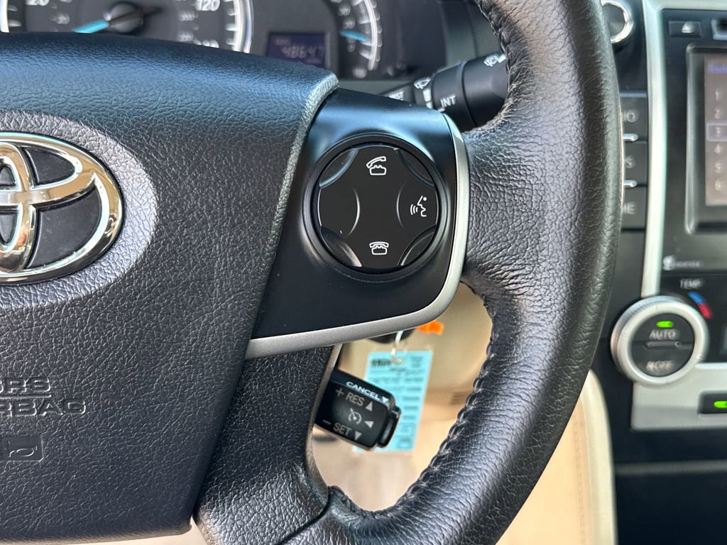 Used 2014 Toyota Camry XLE image 17