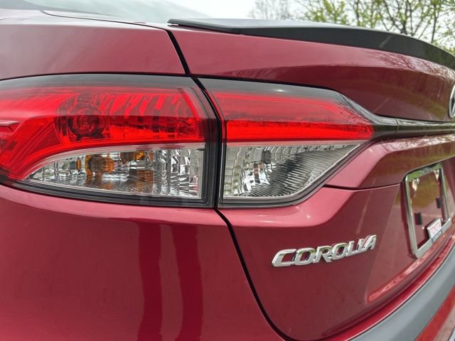 Used 2022 Toyota Corolla SE w/ SE Premium Package FWD image 35