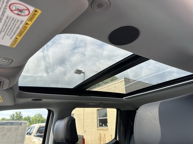 New 2025 Ford F350 Lariat w/ Lariat Ultimate Package image 8