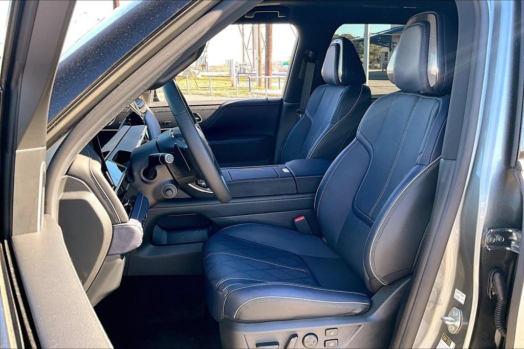 Used 2026 INFINITI QX80 4WD w/ Sport Exterior Package image 11
