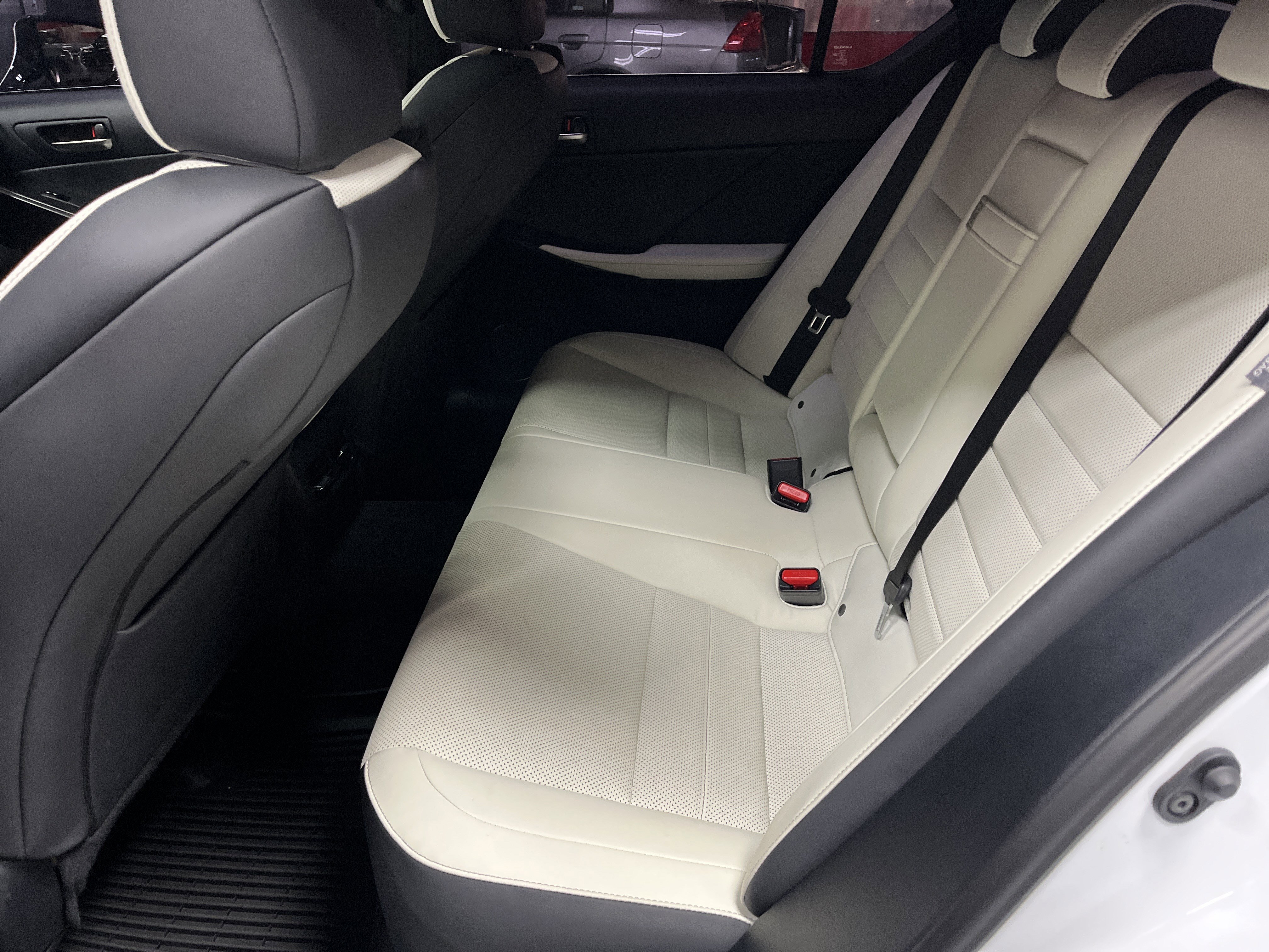 Used 2022 Lexus IS 350 F Sport image 31