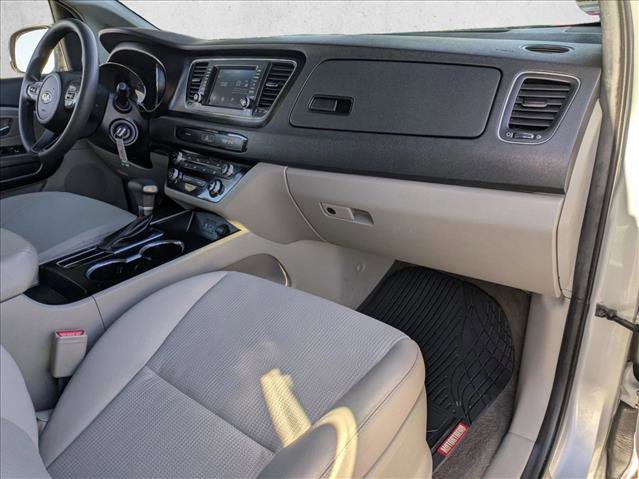 Used 2019 Kia Sedona LX image 19