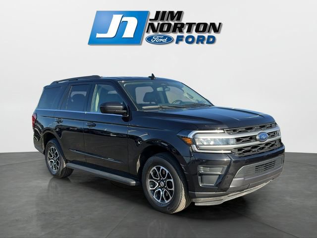 Used 2024 Ford Expedition XLT image 1