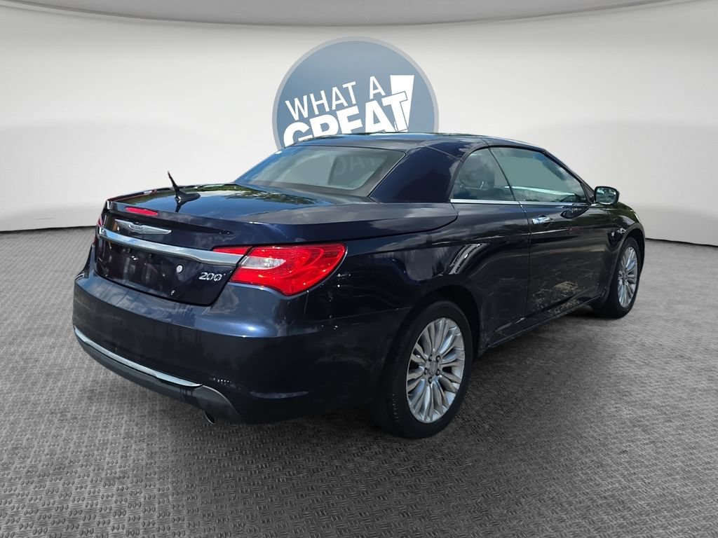 Used 2012 Chrysler 200 Limited FWD image 3