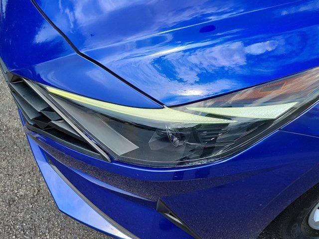 Used 2021 Hyundai Elantra SE FWD image 10