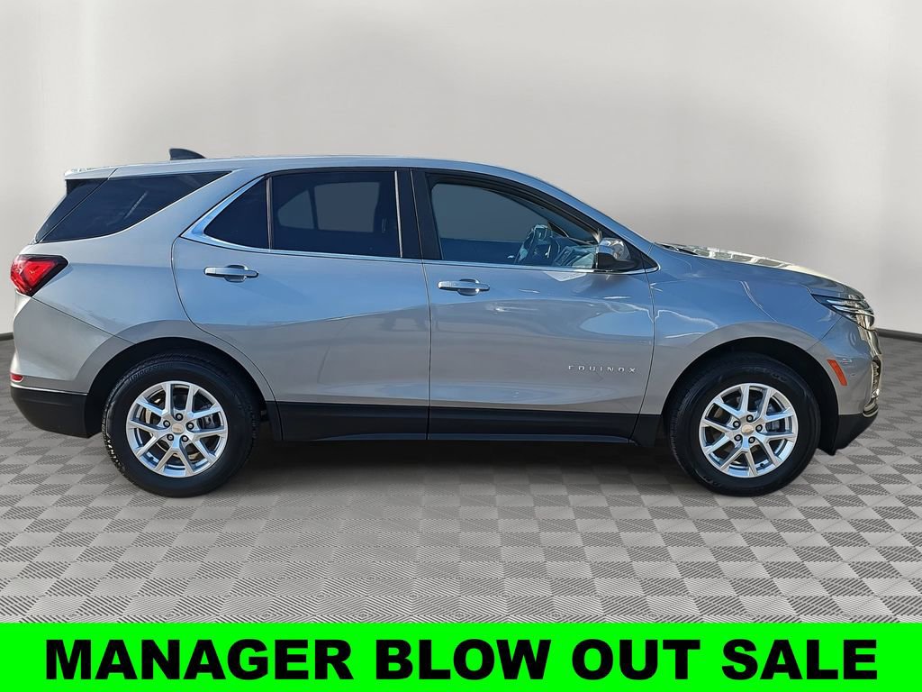 Used 2023 Chevrolet Equinox LT image 2