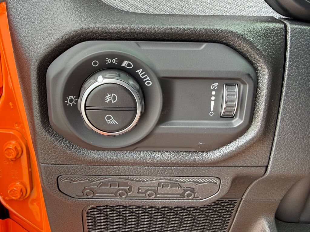 New 2026 Jeep Gladiator Sport AWD/4WD image 28