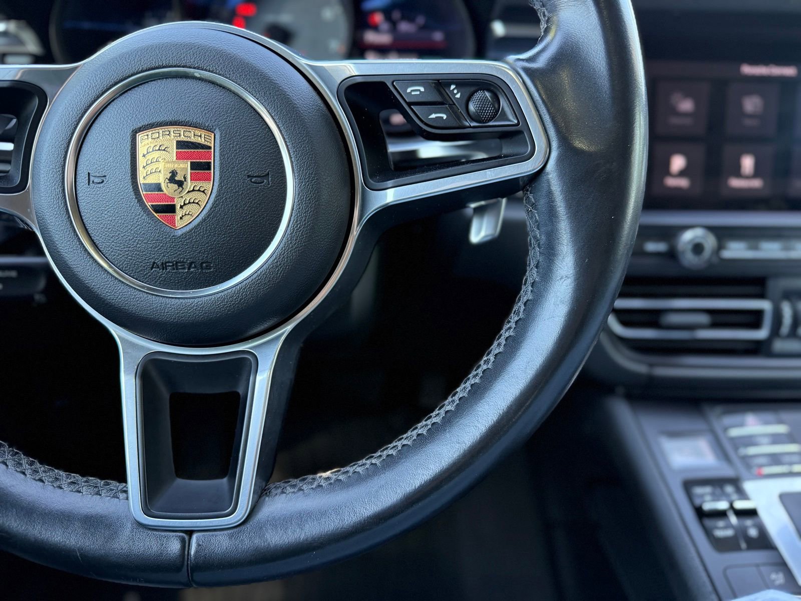 Used 2020 Porsche Macan S image 27