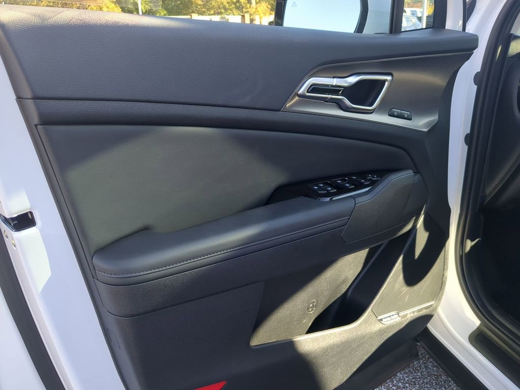 Used 2025 Kia Sportage SX image 23