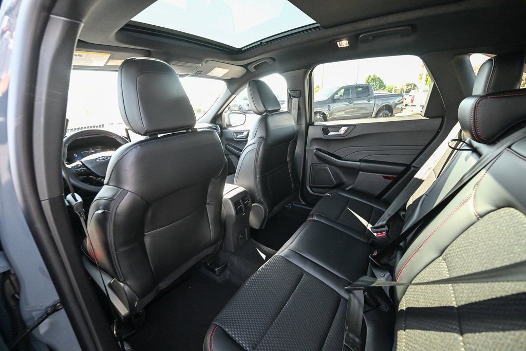New 2026 Ford Escape ST-Line Select w/ Equipment Group 401A image 18