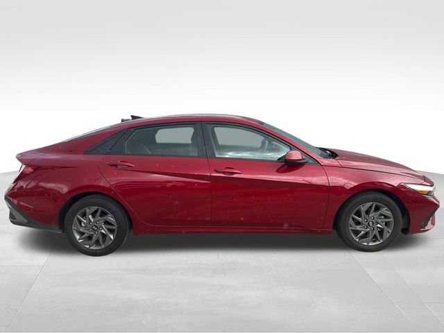 Used 2024 Hyundai Elantra SEL image 11