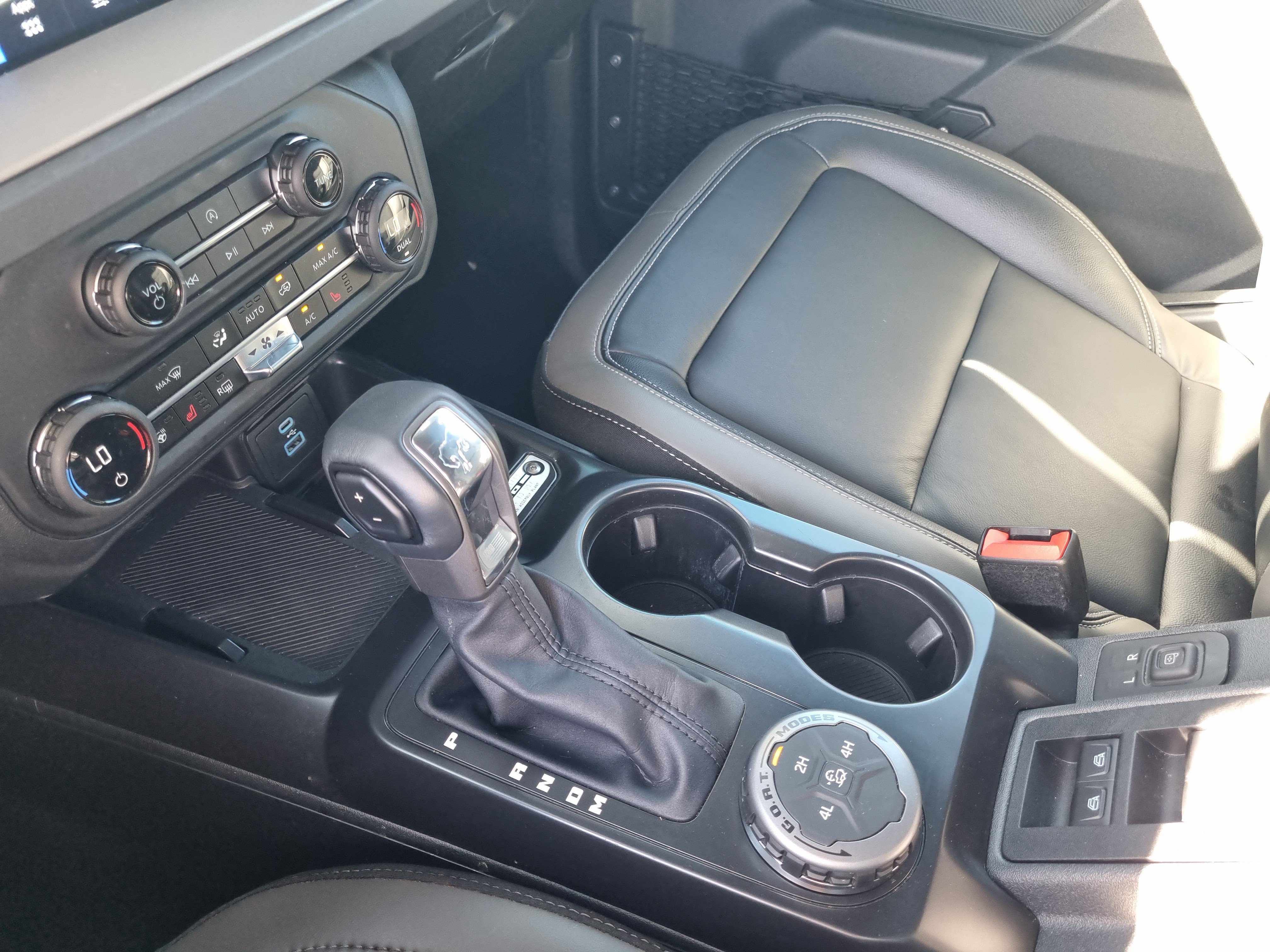 Used 2025 Ford Bronco Outer Banks AWD/4WD image 31
