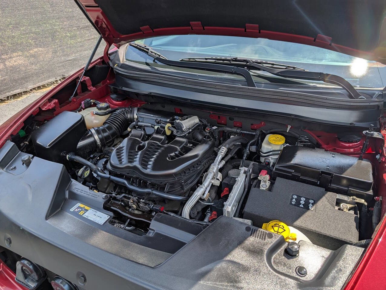 Used 2017 Jeep Cherokee Limited image 36