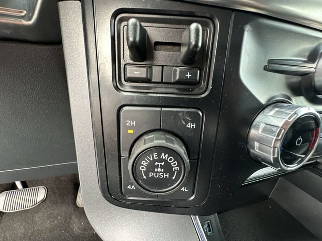 Used 2023 Ford F150 Lariat w/ Max Trailer Tow Package AWD/4WD image 30