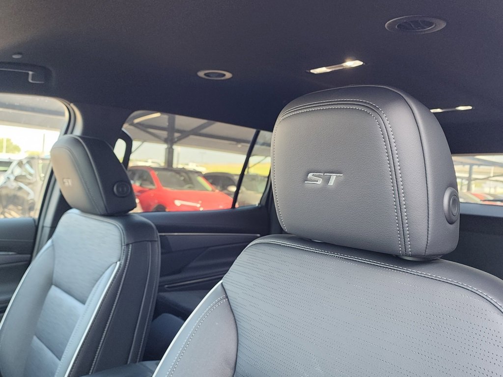 New 2026 Buick Enclave Sport Touring w/ Power Package image 17