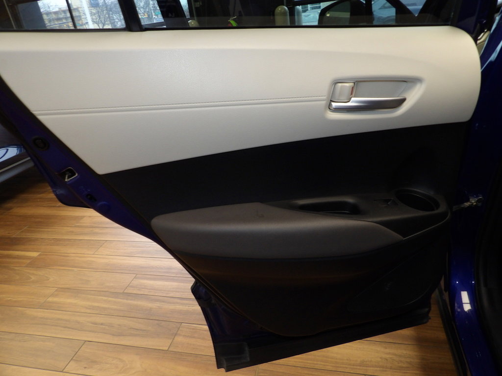 Used 2022 Toyota Corolla Cross XLE image 21