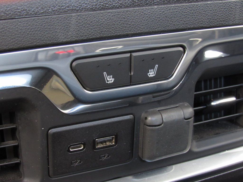 Used 2023 GMC Sierra 3500 SLT w/ SLT Premium Package AWD/4WD image 37