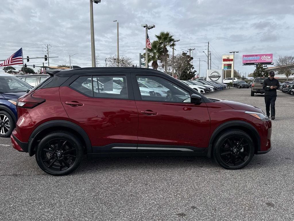Used 2024 Nissan Kicks SR image 2