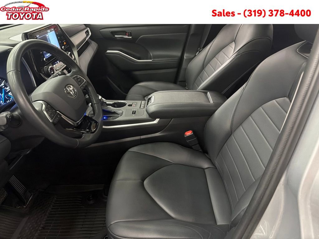 Certified 2021 Toyota Highlander XLE image 11