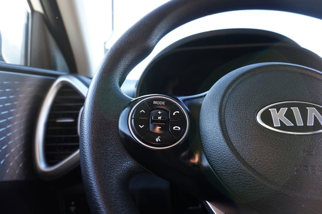 Used 2020 Kia Soul LX image 19