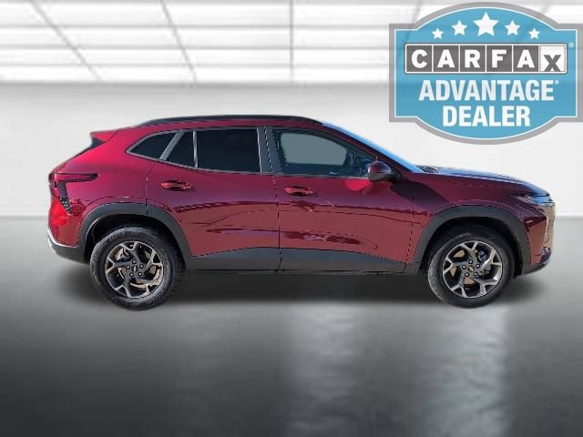 Used 2025 Chevrolet Trax LT image 28