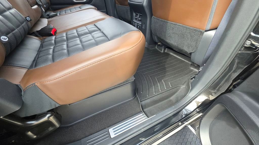 Used 2019 Nissan Titan Platinum Reserve image 17