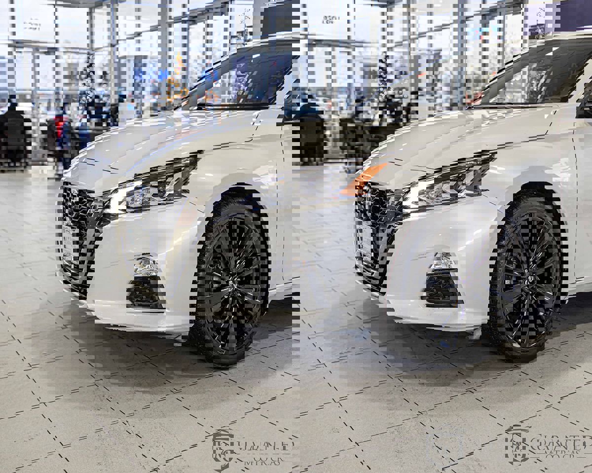 Used 2019 Nissan Altima 2.5 SR w/ SR Premium Package image 4