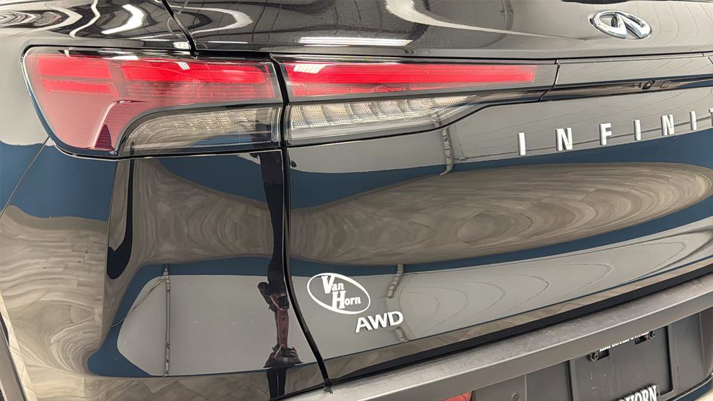 Used 2023 INFINITI QX60 Luxe image 40