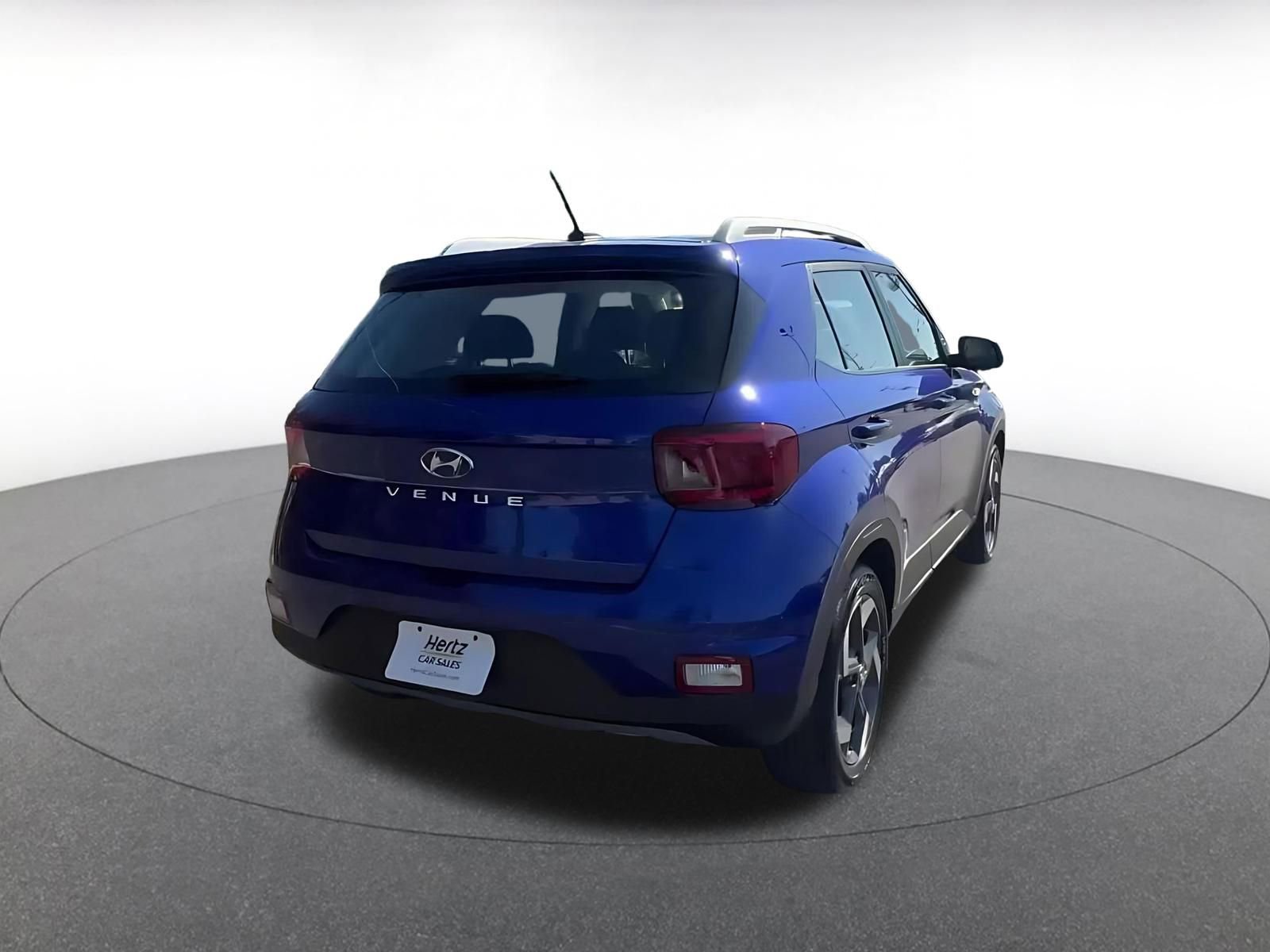 Used 2025 Hyundai Venue SEL image 14