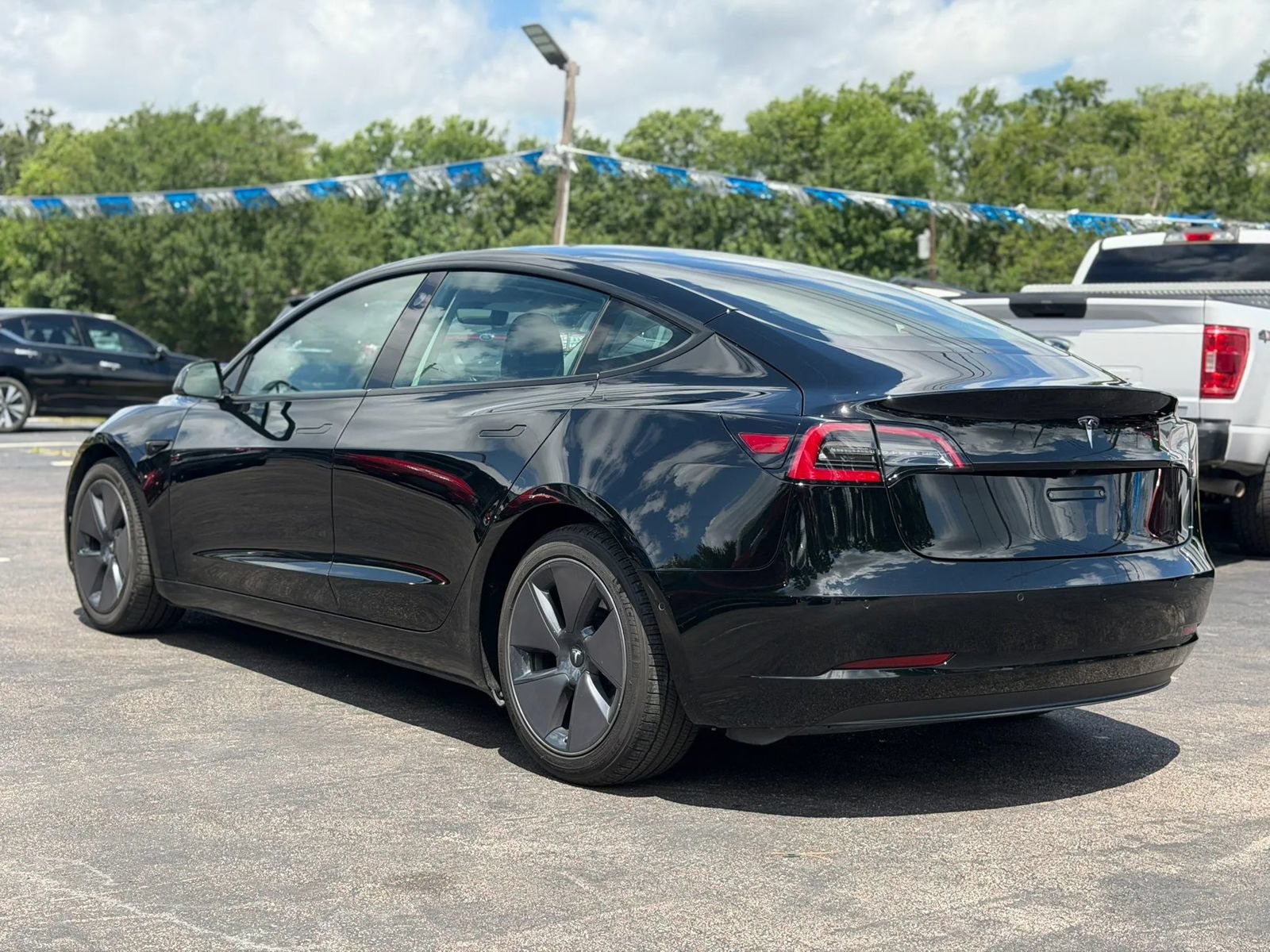Used 2021 Tesla Model 3 Standard Range Plus RWD image 9
