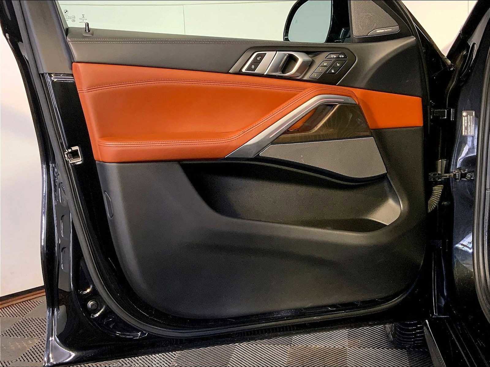 Used 2022 BMW X6 M50i w/ Executive Package image 25