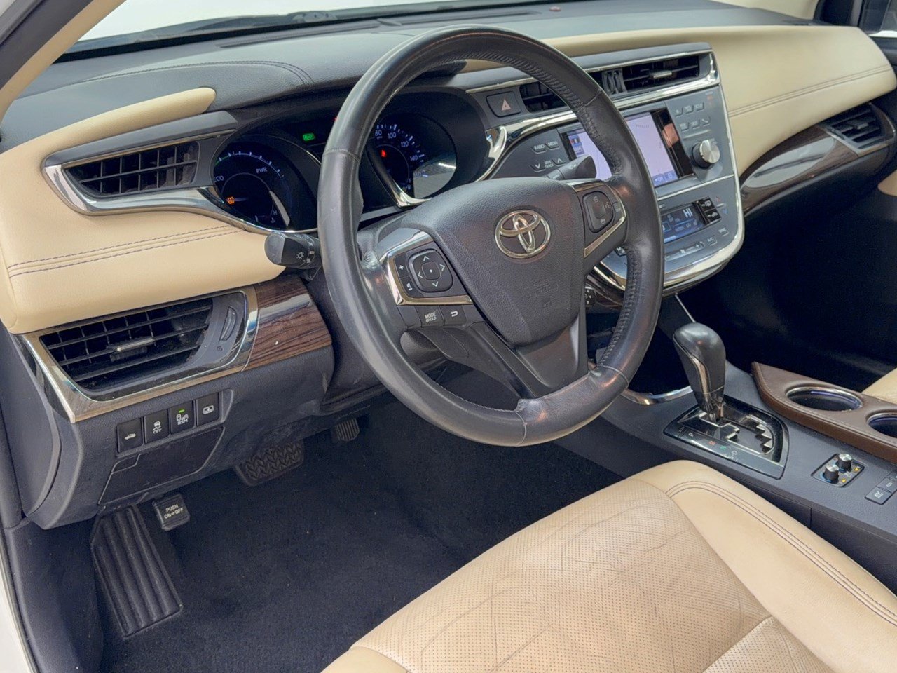 Used 2014 Toyota Avalon Limited FWD image 4