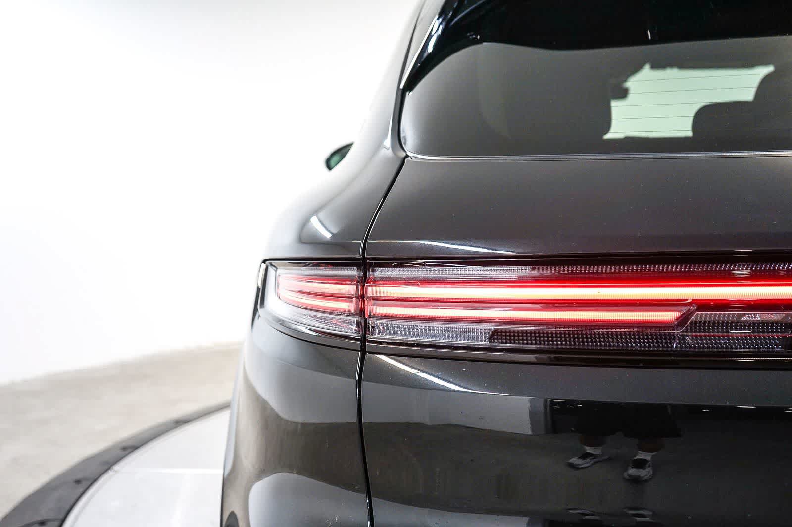 New 2026 Porsche Cayenne GTS AWD/4WD image 11